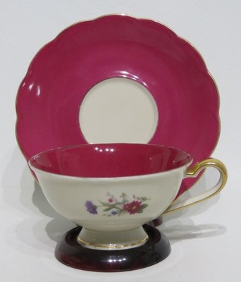 Unique Royal Bayreuth Footed Cup & Saucer ''Ardalt'' w/Gold Trim Porcelain Germany