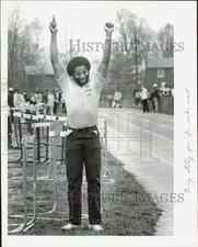 1980 Press Photo West Charlotte High track coach Jeryl Todd fires starting gun