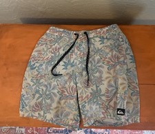 Quiksilver Swim Trunks Men s Small Lined Board Shorts Light Floral Print Ex Con