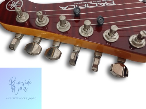 YAMAHA Electric Guitar PAC612VIIFM with gold hardware, six tuning pots, and “Riverside Works” badge on fretboard.