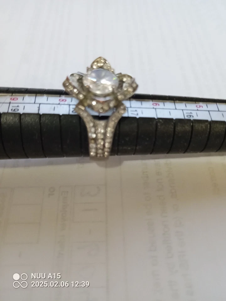 Anillo de cobre y níquel talla 7 con incrustaciones de piedras preciosas Diseño floral Joyería Foto 2 de 3