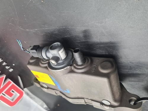 BMW 5 SERIES BONNET HINGE/STRUT ACTUATOR (L SIDE), SMALL TYPE, F10/F11, 71910491 - Picture 3 of 7