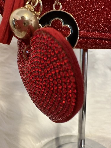 NEW Beauty Beaute CHANEL MAKEUP Sparkling RED & Gold VIP Clutch/ Pouch!!!! - Picture 5 of 11