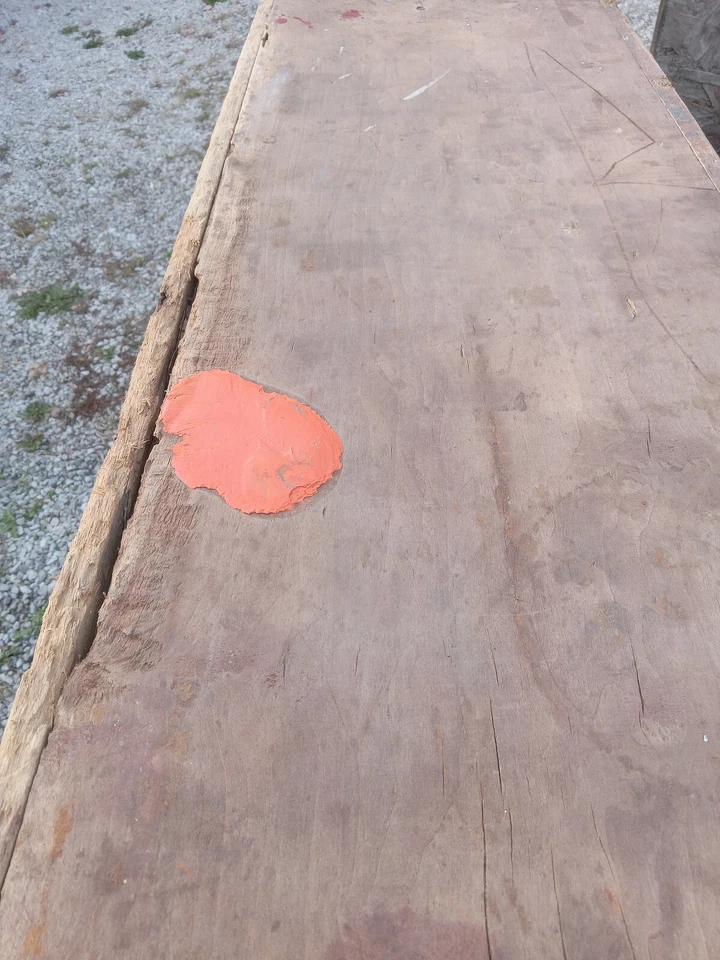 Antiguo baúl primitivo de madera Foto 3 de 4