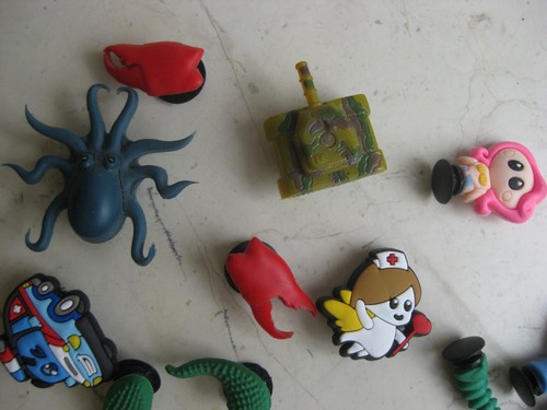 CROCS Schuhanstecker Pins Charms Jibbitz 3D,ca 20 Stück Panzer Drache Tiere Medi - Bild 4 von 4