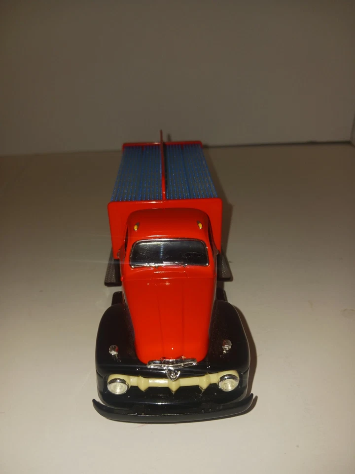 Camión de reparto 7-Eleven 1992 coleccionistas "réplica Ford 1951" de colección, usado en excelente estado, como nuevo Foto 2 de 4