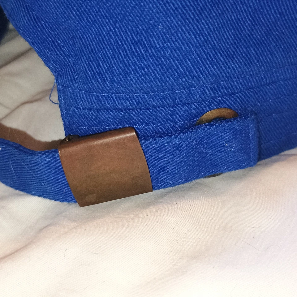 Sombrero Cadete Azul Mujer Mardi Gras Flor de Lis Estrás Mariposas Adornado Foto 4 de 4