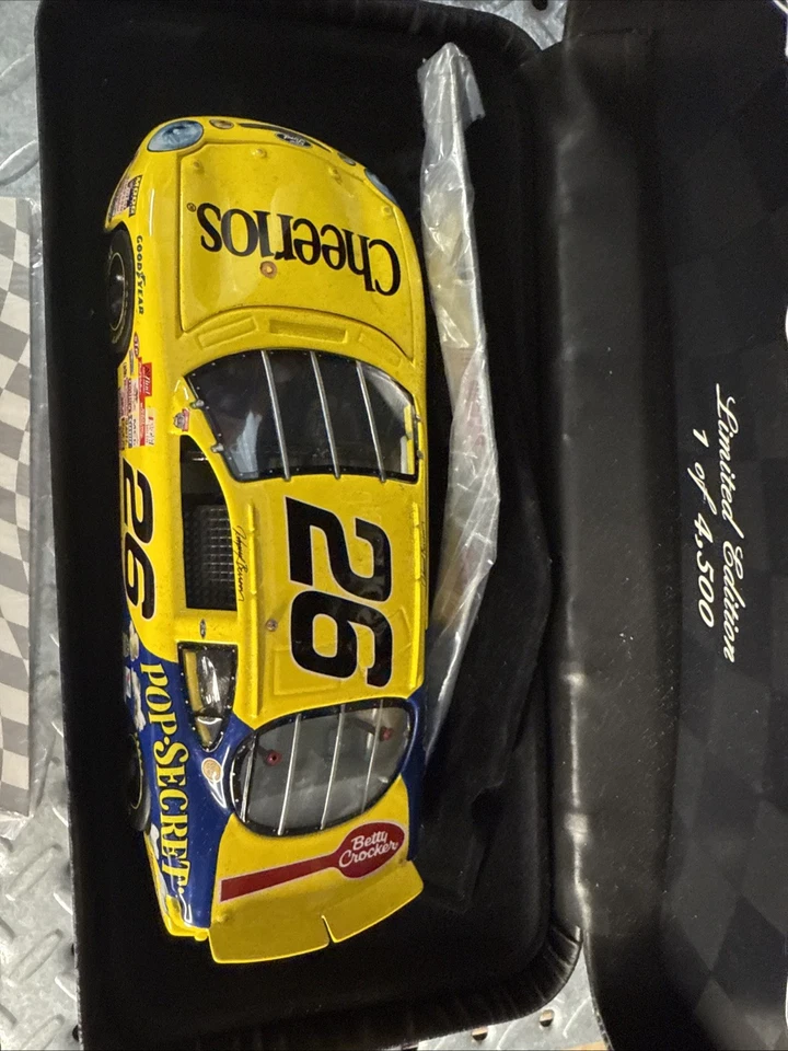 Johnny Benson #26 Cheerios Edición Limitada Ford Taurus NASCAR Authentics 3709/4500 Foto 4 de 4