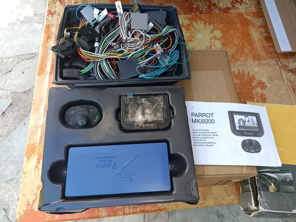 Kit Bluetooth Parrot MKi 9200 neuf. - Photo 2/4