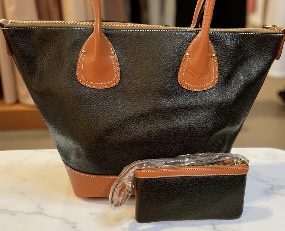 Dooney Bourke Bundle Set Black Leather Large Zip Tote Bag & Pouch Wristlet - Image 2 of 4