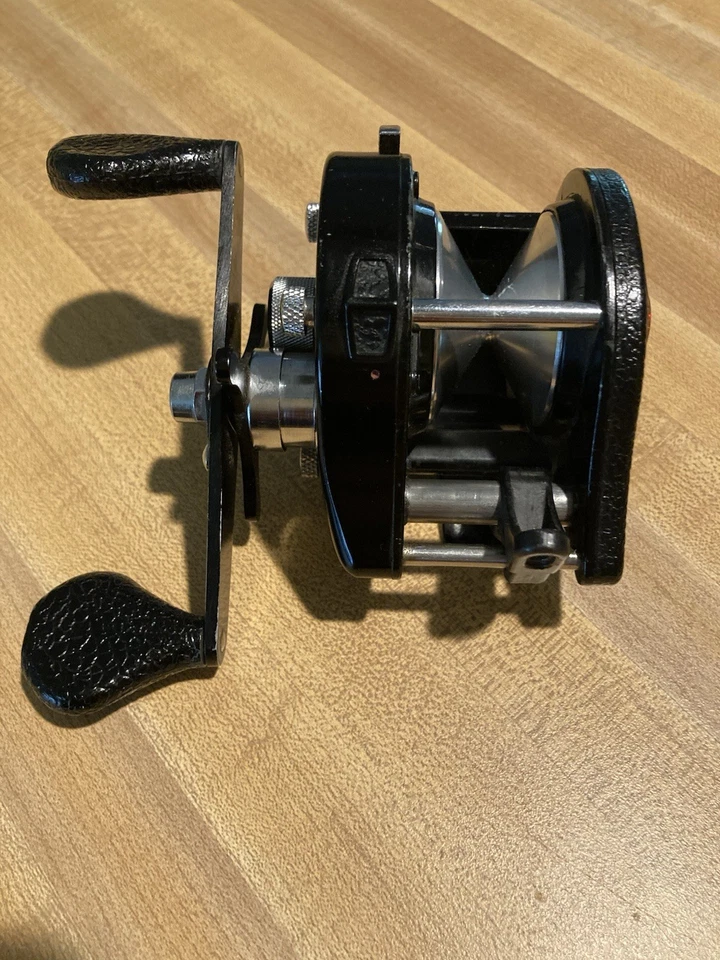 Винтажная скоростная катушка для заброса приманки Lew Childre BB-1N — ИДЕАЛЬНОЕ СОСТОЯНИЕ — ГЛАДКАЯ - Изображение 2 из 4