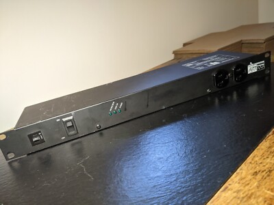 Leviton 5500-192 rack power 1U 20A 120V 12 outlet 20 amp Surge Protected