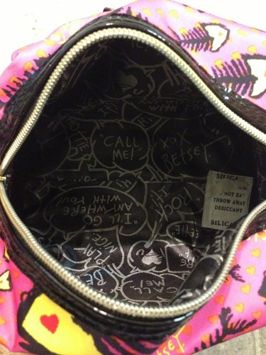 NEW BETSEY JOHNSON ZIP FISH BAD TO THE BONE HEART COSMETIC MAKEUP BAG POUCH - Picture 8 of 9