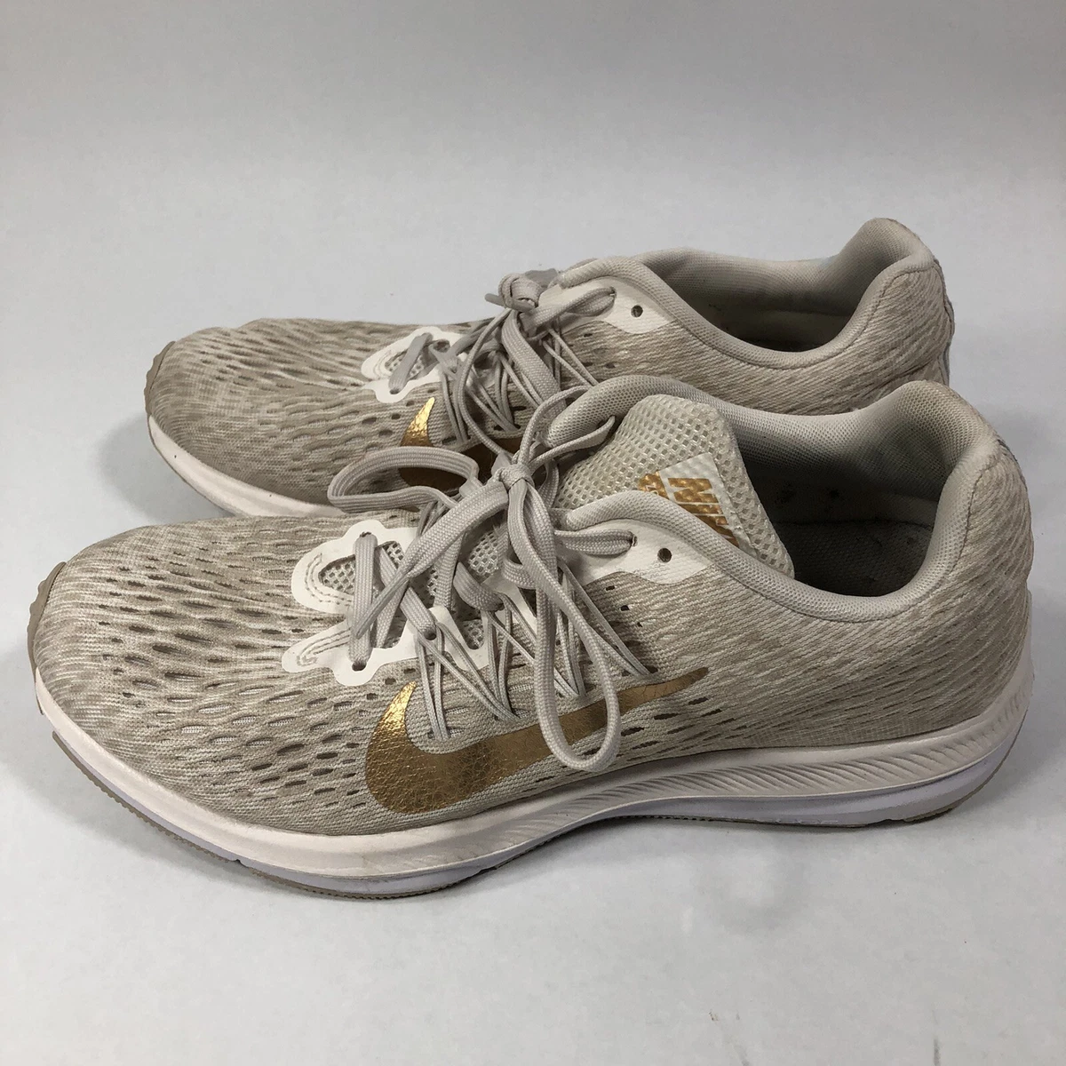 Women s NIKE ZOOM WINFLO 5 Size 9 Aluminum Metallic GOLD