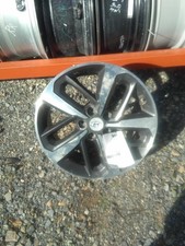 Used Wheel fits: 2019 Hyundai Kona 18x7-1/2 alloy 5 spoke machined Grade B