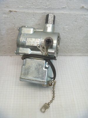 PILOT VALVE SCHRADER BELLOWS SPEED KING K085-8025  K0858025 VALVAIR AS IS *