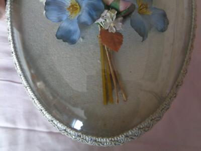 Cadre Ancien Ovale Verre Bombé – Fleurs En Tissu Vintage – Déco Murale Fleurie