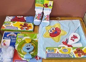 New Sesame Street bathing towel with brush washcloths mini mitt booties, T7MIS