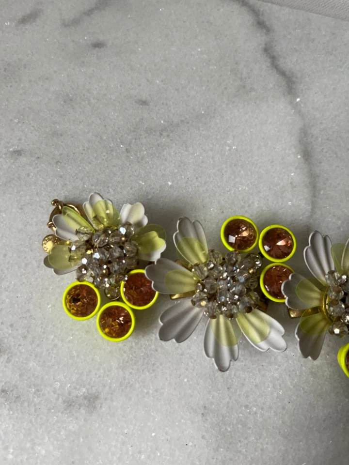 "Flor esmaltada JCrew con pétalos de Chartreuse y cristales de Brúleé naranja 8""" Foto 4 de 4