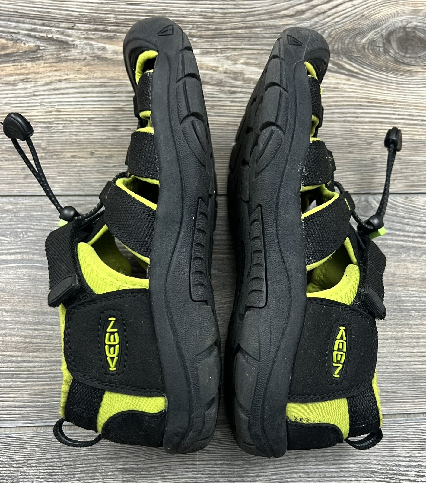 Scarpe sportive da trekking da donna Keen Newport nere verdi impermeabili taglia 6