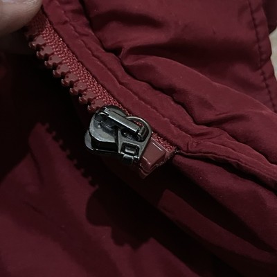Gilet Doudouné Burberry Rouge à Capuche Enfant Taille 8 - Occasion Très Bon État
