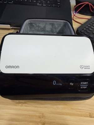 Omron BP7000 Evolv Wireless Upper Arm Blood Pressure Monitor