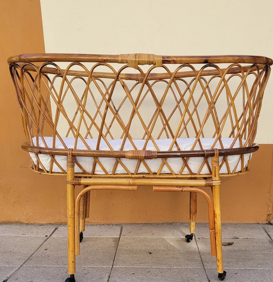 culla in vimini neonato usata pochissimo ,con materasso ortopedico - Immagine 2 di 3