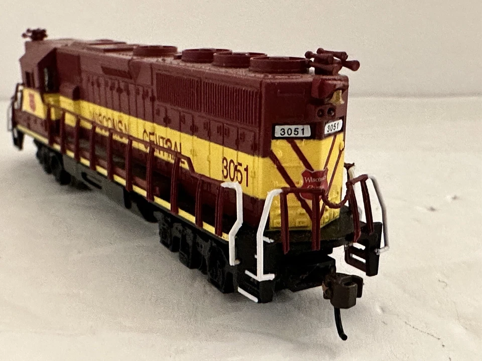 Wisconsin Central, N Scale EMD GP50 Diesel Locomotive, Road#3051, Bachmann 61297 - Image 2 of 4