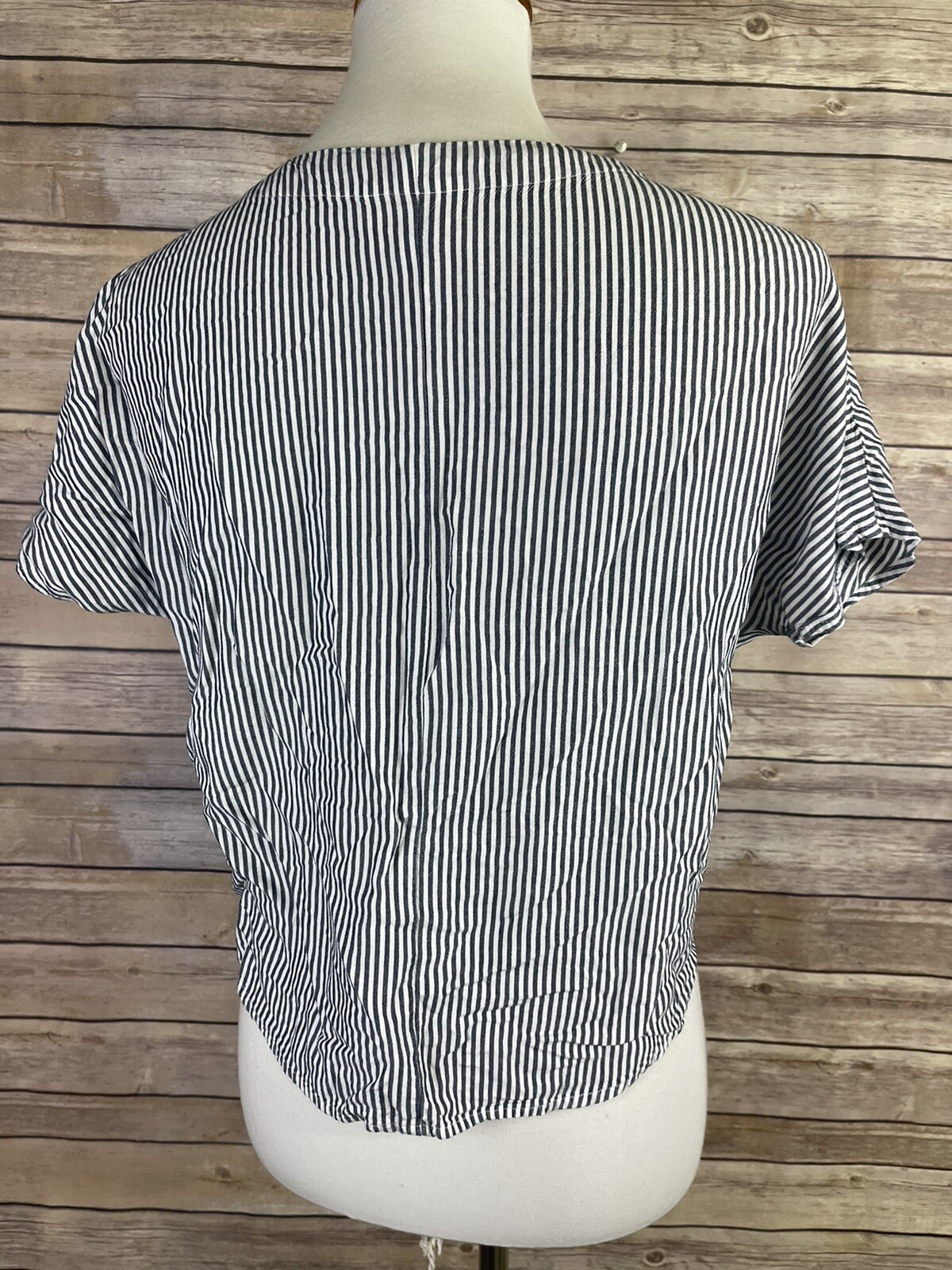 Universal Thread Small Cropped Tie Front Blouse B… - image 4