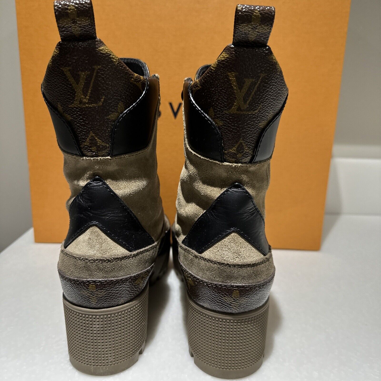 RvceShops - Louis Vuitton LV Laureate Thick Sole Martin boots