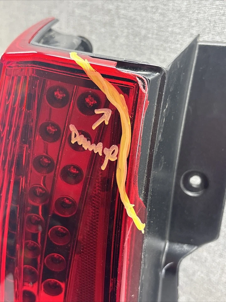 Luz trasera LED para conductor izquierdo Cadillac Escalade 2007-2014 OEM Foto 4 de 4