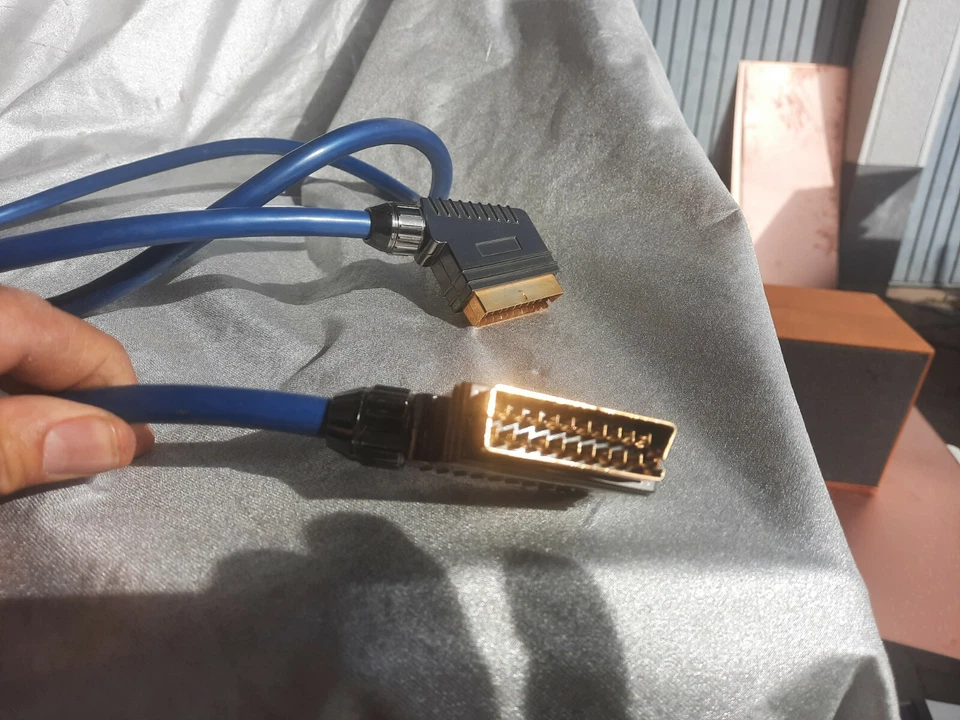 Guter SCART KABEL (Metal / Vergoldetl Stecker) Blau, 1,56 m, Germany  - Bild 4 von 4