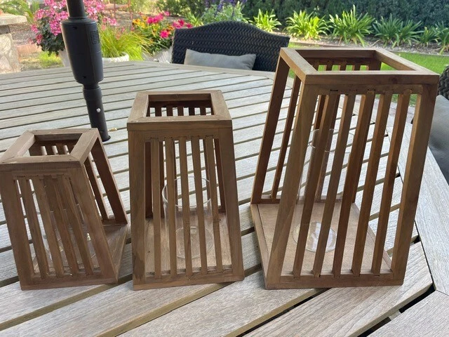 Linterna exterior de madera con candelabro de vidrio de inspiración asiática Foto 4 de 4