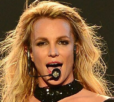 PHOTOS : Britney Spears avec le sourire et une silhouette au top