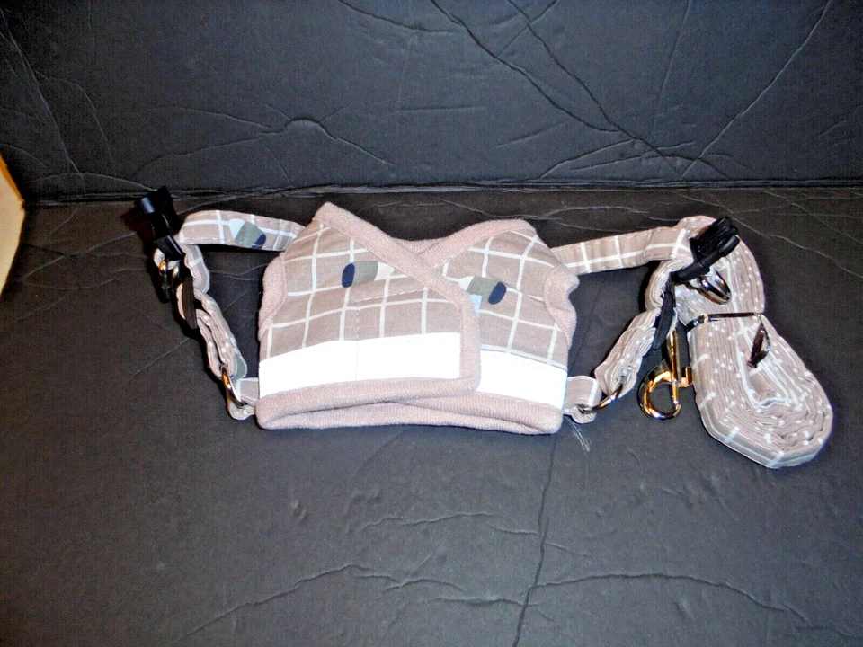 "LOVE IT LIKE A FAMILY" MINI PINK AND GRAY DOG HARNESS WITH LEASH - SIXE XS - Image 2 of 2