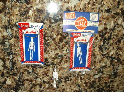 Vintage The Toy House Saint Paul MN Skeleton Key Chain Original Package 3 ct NR - Picture 5 of 6