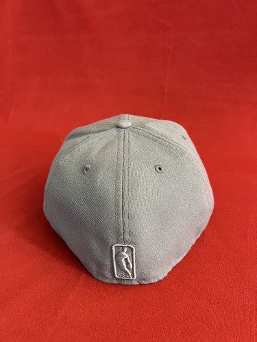 New Era Charlotte Hornets Sombrero 59Fifty 7-3/8 Gorra Ajustada Nueva Sin Etiquetas - Gris Elegante sobre Gris - Imagen 10 de 15