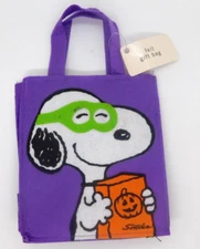 Peanuts Snoopy Hallmark Felt Gift Bags Set of 3 Halloween 6 1/2 In Tall