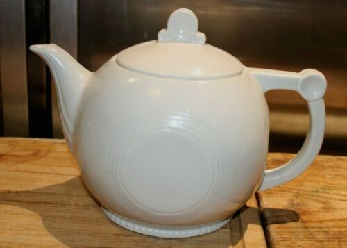 Mid Century Porcelain / Pottery  Teapot - Unmarked - except for M5 on the bottom - Picture 1 of 12