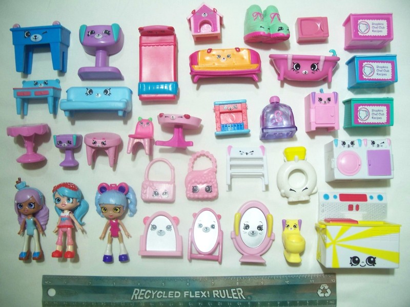 34 RARE TEENAGE GIRL DOLLS HOUSEHOLD FURNITURE Shopkins Collection BY Moose