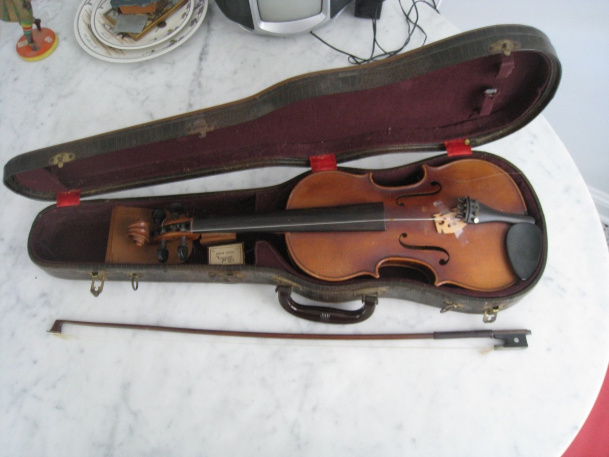 Vintage E.R. Pfretzschner Violin - 1950's Germany w. Bow and Case