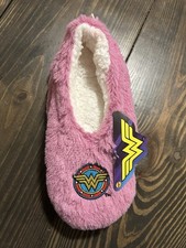 Wonder Women Pink Women's Deluxe Sherpa Slippers - One Size Fits Most - NWT
