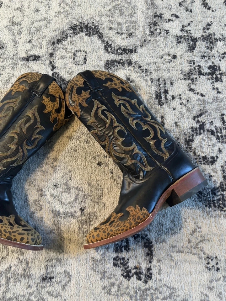 Botas vaqueras de cuero de becerro con estampado de leopardo Nocona para mujer talla 7 B Foto 2 de 4