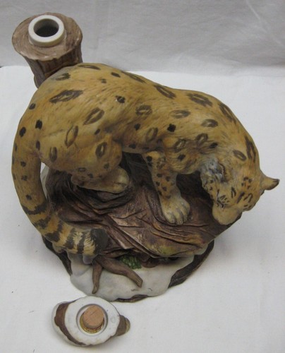 VINTAGE 1980 EZRA BROOKS "SNOW LEOPARD" LIQUOR DECANTER W/ STOPPER / EMPTY - EUC - Picture 3 of 4