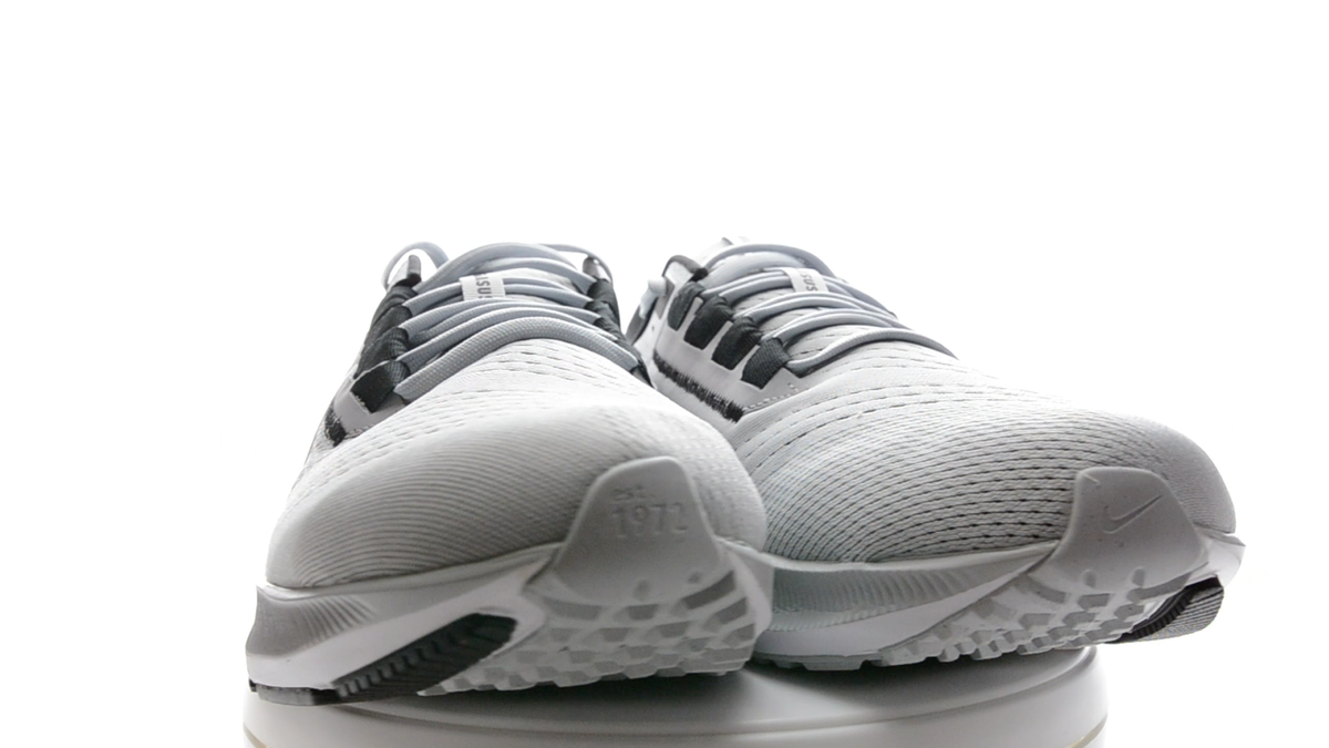 Nike Air Zoom Pegasus 38 Raiders Silver Grey Shoes Mens Size  display picture 1