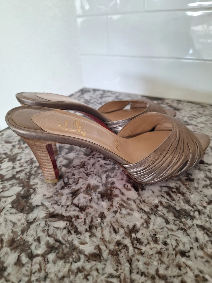 Chanclas de tacón Cristian Louboutin talla 36 Foto 4 de 4