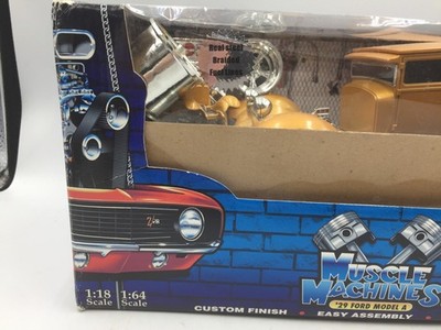 RARE Build It Muscle Machines 1932 Ford Coupe in Silver 1 18/1 64
