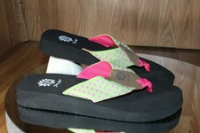 Womens 7.5 Yellow Box Volcano foam flipflops thongs lime green pink polka dots