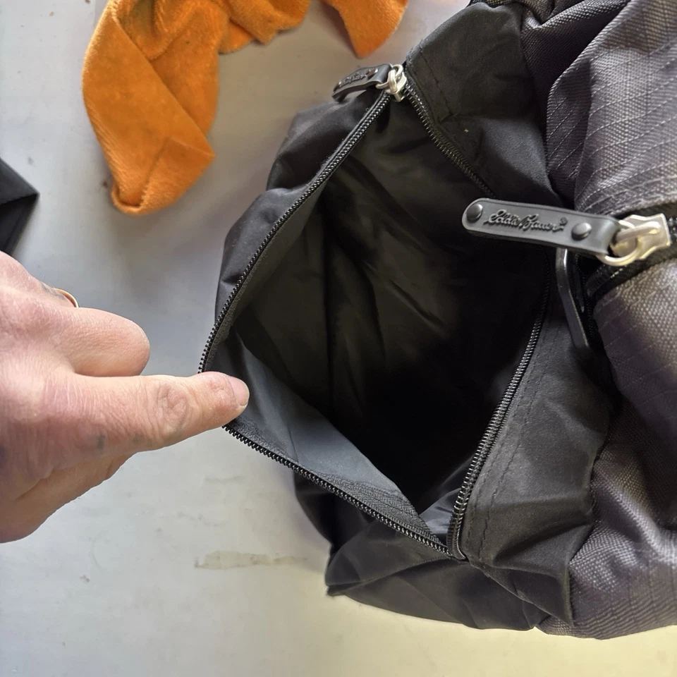 Eddie Bauer Black SKYWAY Travel Luggage Duffel Bag  - Image 4 of 4