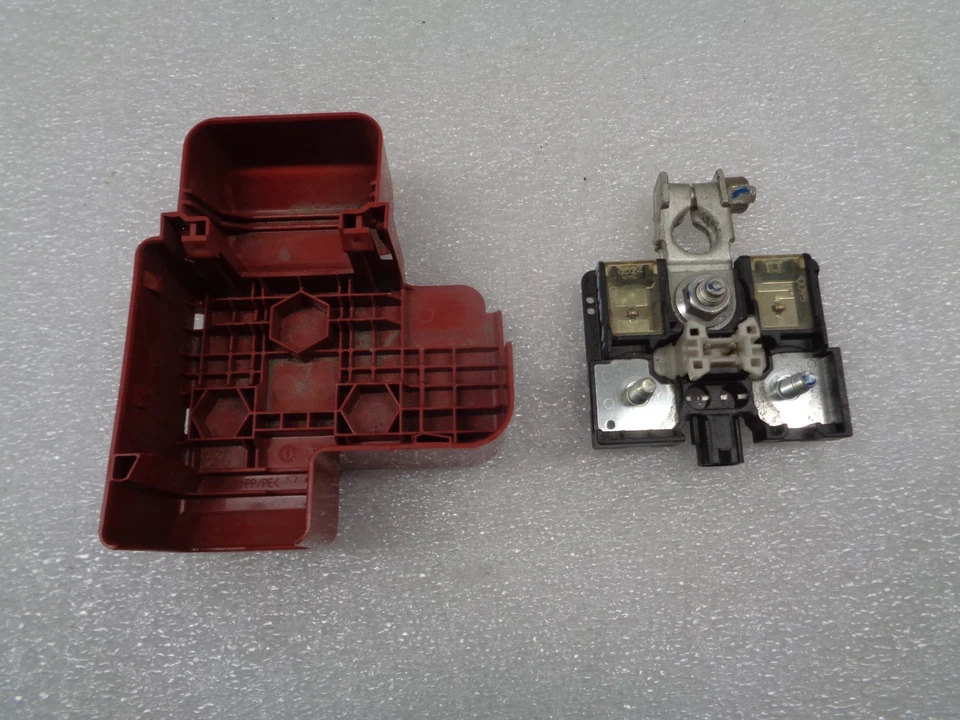 Conjunto de fusible terminal de batería positivo Toyota Mirai 2016-2020 OEM AK250893 Foto 3 de 4